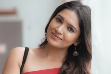 நடிகருடன் லிவிங் ரிலேஷன்ஷிப்பா?.. விளக்கம் கொடுத்த வாணி போஜன்