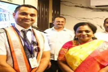 விமானத்தில் தமிழில் அறிவிப்பு செய்த விமானி! மகிழ்ந்து பாராட்டிய ஆளுநர் தமிழிசை