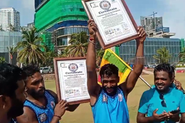 சாதனை நடைப்பயணம்; கொழும்பை அடைந்த இரட்டையர்கள்! | Adventure Walk The Twins Reached Colombo