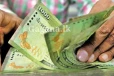 බලන් හිටිය ගාණකින් වැඩි වෙයි.. විශ්රාම වැටුප් ගැන ගත්ත විශේෂ කැබිනට් තීරණය මෙන්න..