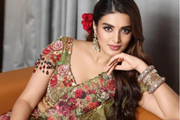 நடிகை நிதி அகர்வால் சேலையில் அழகிய போட்டோஷூட்