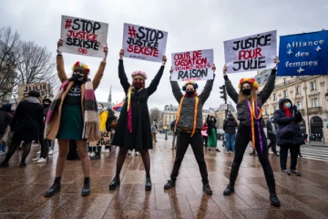 பிரான்சில் வரலாற்று சிறப்புமிக்க 'சிறார் வன்கொடுமை சட்டம்' நிறைவேற்றம்!