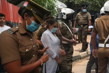 தென்னிலங்கையில் பரபரப்பை ஏற்படுத்திய யுவதி : சூட்சுமமான முறையில் 4 மில்லியன் ரூபா மோசடி