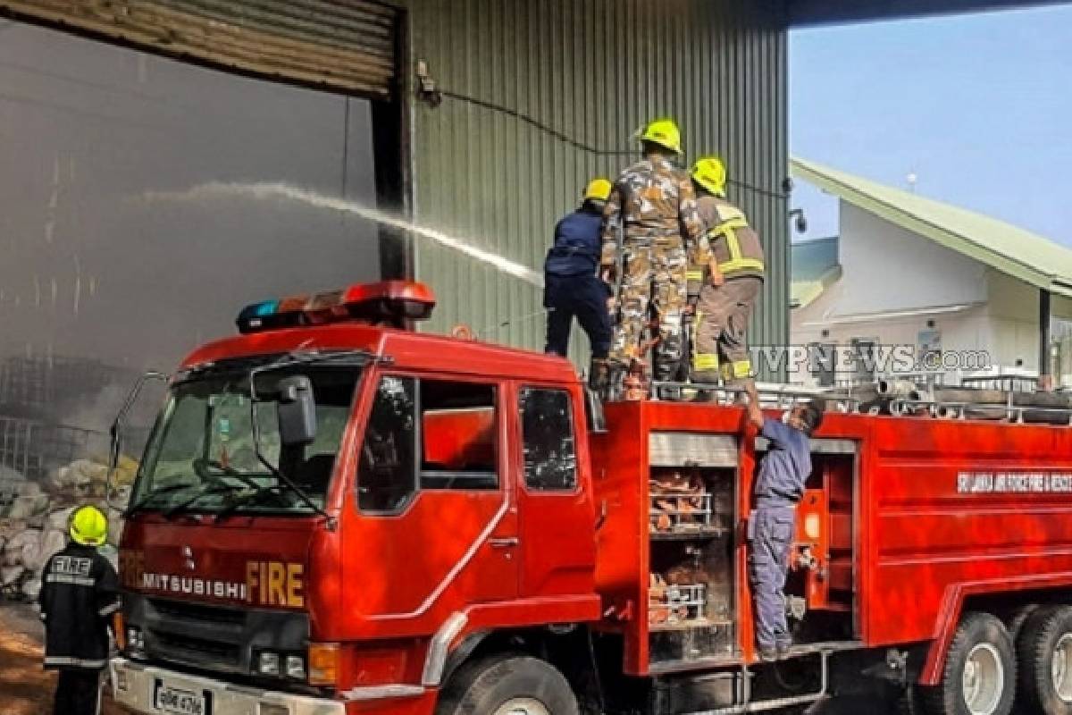 களுத்துறை இறைவரித் திணைக்கள அலுவலகத்தில் தீ விபத்து | Fire Breaks Kalutara Inland Department Office