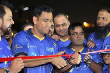 ரூ 15 கோடி முறைகேடு... எம்.எஸ் தோனியை நம்ப வைத்து ஏமாற்றிய நண்பர்