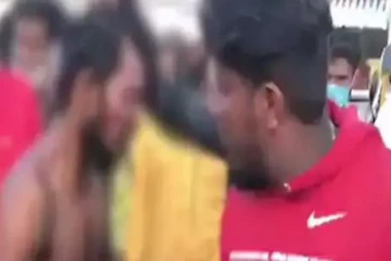 இளம் பெண்ணிடம் அத்துமீறிய நபர் .. நிர்வாணப்படுத்தி தர்ம அடி கொடுத்த பொதுமக்கள் .. நடந்தது என்ன?