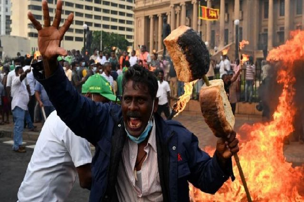 காணாமல் போனோருக்கு வழங்கப்படும் நிவாரணம் தென்னிலங்கைக்கும் வழங்கப்பட வேண்டும் : கம்மன்பில வலியுறுத்து! | Relief Provided Missing Persons North East South