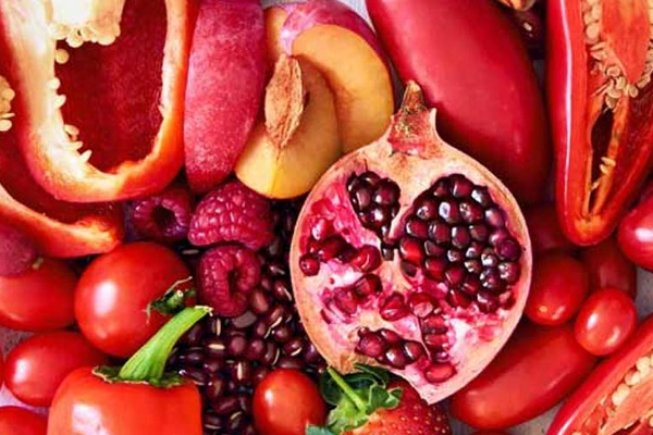 சிவப்பு நிற பழங்களை உண்பதால் கிடைக்கப்பெறும் நன்மைகள் | Benefits Of Eating Red Fruits