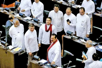 பிரதமர் விவகாரத்தால் ஆளும் தரப்புக்குள் வெடித்தது சர்ச்சை!