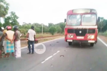 கிளிநொச்சியில் இன்று இடம் பெற்ற கோர விபத்து ; ஒருவர் உயிரிழப்பு