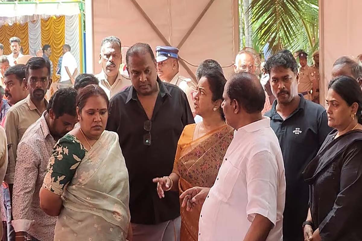 இயக்குனர் பாரதி ராஜாவிற்கும், ர எழுத்திற்கும் இப்படியொரு சீக்ரெட்டா? | Why Bharathiraja Keep Actress Name Starting Ra