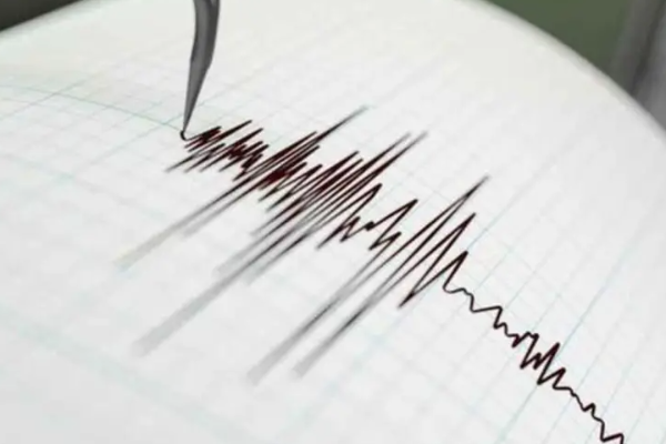 தென் பிலிப்பைன்ஸில் 6.1 ரிச்டர் நிலநடுக்கம் | 6 1 Magnitude Earthquake Hits Southern Philippines