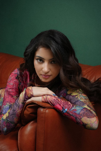 தெய்வ திருமகள் சாரா அர்ஜுனா இது? மாடர்ன் உடையில் கலக்கல் புகைப்படம் | Deiva Thirumagal Sara Arjun Latest Photos Viral