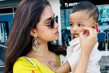 துபாய் குடும்பத்துடன் ஓணம் கொண்டாடிய நடிகை கீர்த்தி சுரேஷ்.. புகைப்படங்கள்..