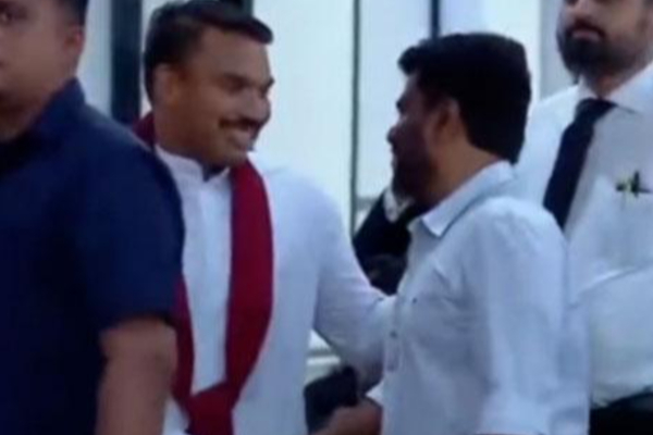 அநுர அரசுக்கு எதிராக பாரிய மக்கள் அலையுடன் நாமல்! ராஜபக்சர்கள் விடுத்துள்ள சூளுரை | Namal Challenge Government