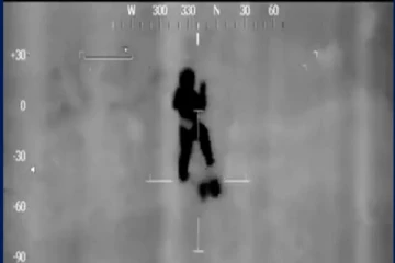 வயல்வெளியில் தெரிந்த கருப்பு உருவம்! காணாமல் போன சிறுமியை ஹெலிகாப்டர் மூலமாக கண்டுபிடித்த பொலிஸ்