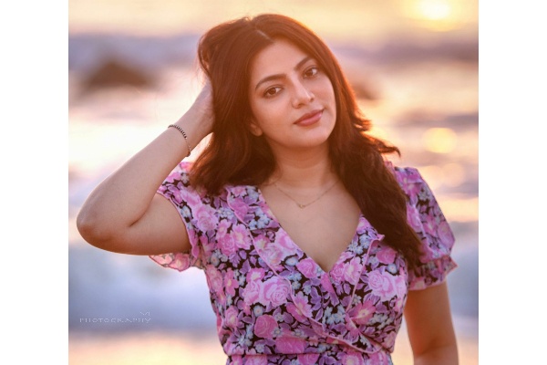 பார்த்திபன் மற்றும் கவுதம் கார்த்திக் இணைந்து நடிக்கும் புதிய படம்.. கதாநாயகி யார் தெரியுமா | Popular Actress Heroine For Yutham Satham