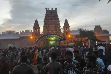 ஆரம்பமானது வற்றாப்பளை கண்ணகி அம்மன் ஆலய வருடாந்த பொங்கல் உற்சவம் (படங்கள்)