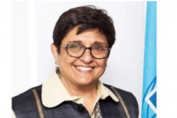 கிரண் பேடி ஆளுநர் பொறுப்பில் இருந்து நீக்கப்பட்டதன் பின்னணி என்ன?