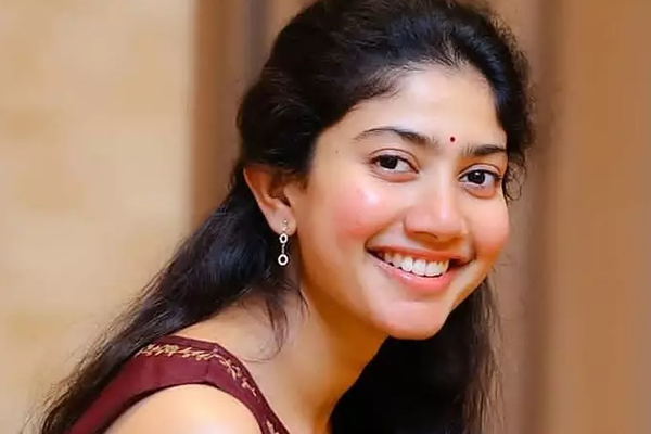 நடிகை சாய் பல்லவிக்கு பிடித்த நடிகர் இவர் தானாம்.. யார் அந்த நடிகர் தெரியுமா | Actress Sai Pallavi Favorite Actor