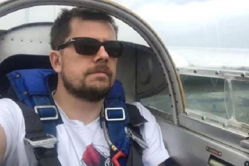 தீ கோளமான விமானம்... கடைசி நொடியில் எடுத்த முடிவால் இறந்தும் கொண்டாடப்படும் விமானி