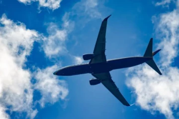 முட்டி மோதும் இந்தியா - பாகிஸ்தான் ; விமானங்கள் பறக்க தடை!