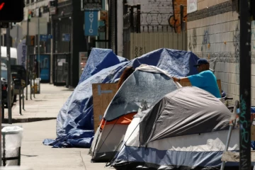 வீதியோரங்களில் வசிப்பவர்களை வெளியேற்ற நடவடிக்கை; டிரம்பின் ஈவிரக்கமற்ற செயல்