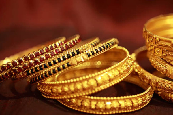 தங்க விலையில் சடுதியான மாற்றம் : வாங்கவுள்ளோருக்கு முக்கிய தகவல் | Happy News Gold Price Reduced In Gold Market Today