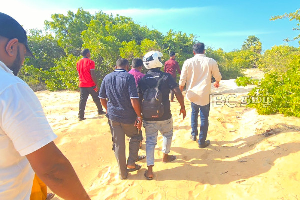 யாழில் சட்ட விரோதமாக மண் அகழ்வு: களத்திற்கு இளங்குமரன் எம்.பி அதிரடி விஜயம் | Mp Ilangkumaran Raids Illegal Sand Mining Jaffna