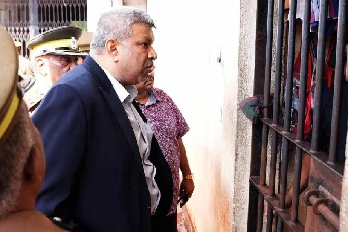 தண்டனை விதிக்கப்பட்ட கைதிகளுக்கு ஜனாதிபதி பொதுமன்னிப்பு : நீதி அமைச்சரின் அறிவிப்பு | Prisoners Sentenced To Death And Life Imprisonment தண்டனை விதிக்கப்பட்ட கைதிகளுக்கு ஜனாதிபதி பொதுமன்னிப்பு : நீதி அமைச்சரின் அறிவிப்பு | Prisoners Sentenced To Death And Life Imprisonment