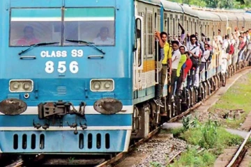 දුම්රිය පිලීපැනීම හේතුවෙන් දුම්රිය ධාවනයට බාධා..