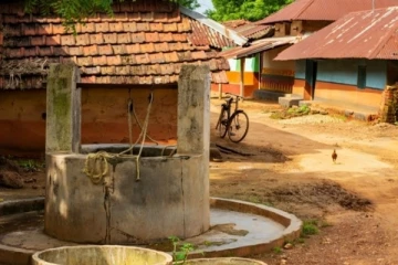 கிணற்றில் விழுந்து இளம்பெண் உயிரிழப்பு