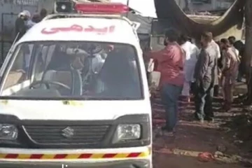 உணவுக்காக குவிந்த மக்கள்; நெரிசலில் சிக்கி குழந்தைகள் உட்பட 12 பேருக்கு நேர்ந்த சோகம்!