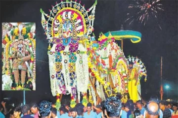 வைகாசி வசந்த உற்சவம்: கள்ளழகர் திருக்கோலத்தில் வரதராஜப் பெருமாள்