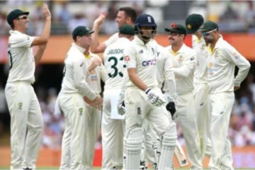 ‘’இந்த ஊரோட லைட்டு மாரி த க்ரேட்டு’’  -  பதுங்கிய இங்கிலாந்து, 9 விக்கெட் வித்தியாசத்தில் வென்றது ஆஸ்திரேலியா