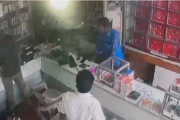 யாழில் நகைக்கடையில் கொள்ளையிட்டவர்கள் கண்டியில் கைது