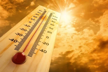 சுட்டெரிக்கும் கடும் வெப்ப அலை ; 40 பாகை செல்சியஸைக் கடக்கும் வெப்பநிலை