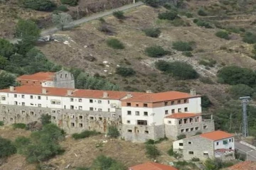 விற்பனைக்கு விடப்பட்டுள்ள கிராமம்