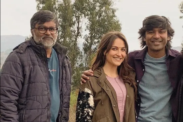 பிரம்மாண்ட படத்துடன் மோதும் தனுஷின் பிரம்மாண்ட படத்துடன் மோதும் தனுஷின்