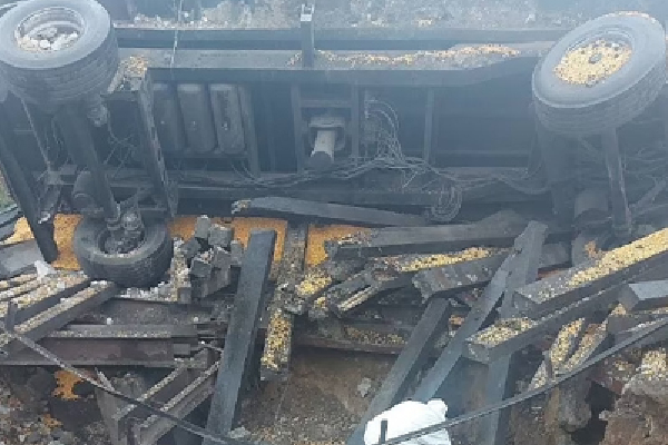 உக்ரைனின் ஏவுகணைகள் போலந்தில் விழுந்ததால் பரபரப்பு! | Ukraine S Missiles Fell In Poland Excitement
