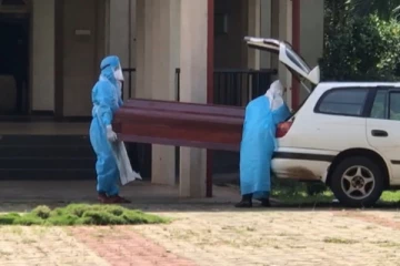 கொரோனாவால் உயிரிழந்தவர் பூந்தோட்டத்தில் தகனம் செய்யப்பட்டார்