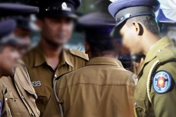 யாழில் பொலிஸ் வேடமிட்டு 38 பவுண் நகைகள் திருட்டு!