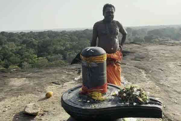 பொலிசரால் விடுவிக்கப்பட்ட வெடுக்குநாறிமலை பூசகருக்கு சுகயீனம் | Vedukunarimalai Pushakar Admit Hospital பொலிசரால் விடுவிக்கப்பட்ட வெடுக்குநாறிமலை பூசகருக்கு சுகயீனம் | Vedukunarimalai Pushakar Admit Hospital