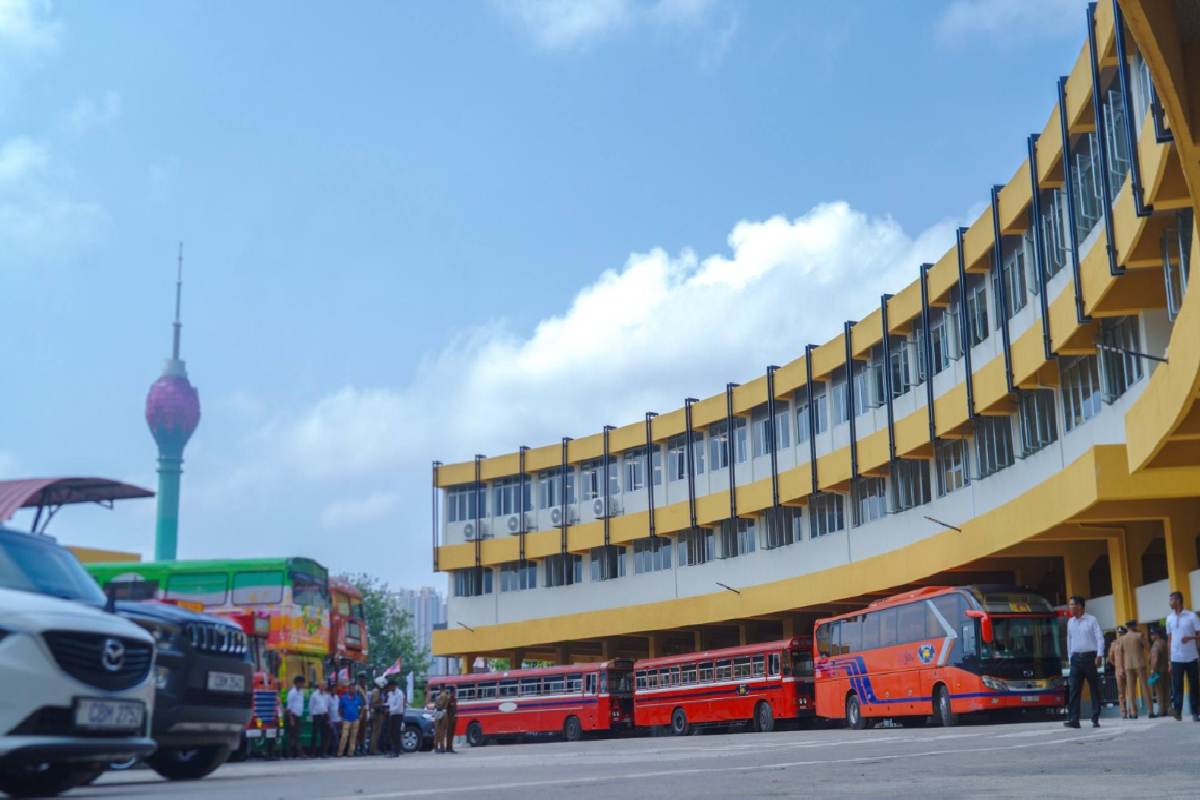 கண்கவர் அழகில் புறக்கோட்டை மத்திய பஸ் நிலையம்! | Pettah Central Bus Stand Stunningly Beautiful