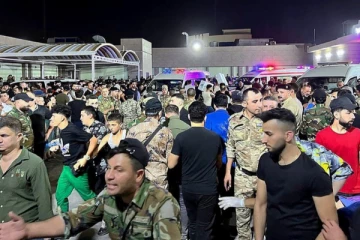 திருமண நிகழ்ச்சியில் ஏற்பட்ட பயங்கர விபத்து: மணமக்கள் உள்பட 120 பேர் பலி!