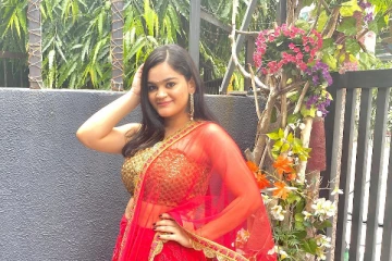 யாஷிகா தங்கச்சியின் படுமோசமான மொட்டை மாடி போட்டோஷூட்! அக்காவுக்கே டஃப் கொடுக்கும் தங்கை