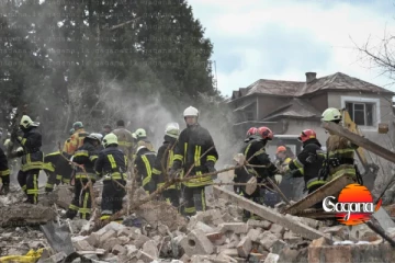 රුසියාව එල්ල කළ තවත් කුරිරු ප්‍රහාරයකින් එකම පවුලේ පස් දෙනෙකු අවසන් ගමන් යයි