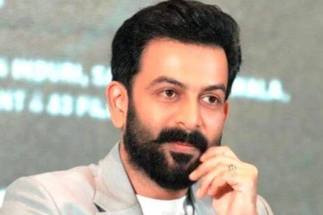 மும்பையில் புதிதாக நடிகர் பிருத்விராஜ் வாங்கியிருக்கும் பிரமாண்ட பங்களா.. அடேங்கப்பா இத்தனை கோடியா