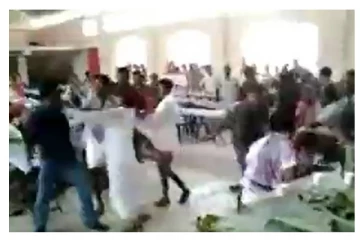 சாப்பாட்டிற்காக திருமணத்தில் நடந்த கலவரம்! சூறையாடப்பட்ட மண்டபம்; வைரல் வீடியோ!