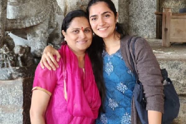 நடிகை ருக்மிணி வசந்தின் 29வது பிறந்தநாள்.. அவரை பற்றி பலருக்கும் தெரியாத 8 Facts | 8 Facts About Actress Rukmini Vasanth நடிகை ருக்மிணி வசந்தின் 29வது பிறந்தநாள்.. அவரை பற்றி பலருக்கும் தெரியாத 8 Facts | 8 Facts About Actress Rukmini Vasanth